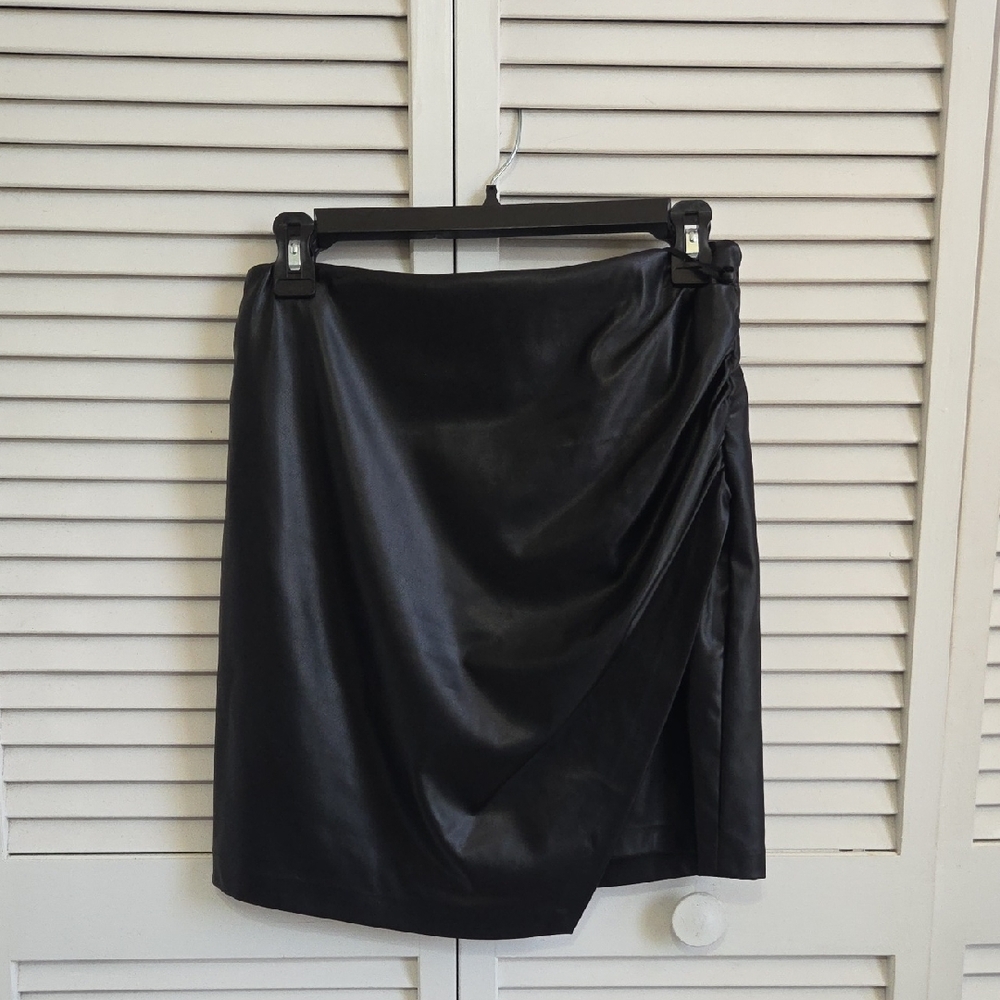 NWT Dkny Black Asymmetrical Pencil Skirt